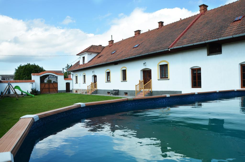 Appartamento Blazkuv Statek Malsice Esterno foto