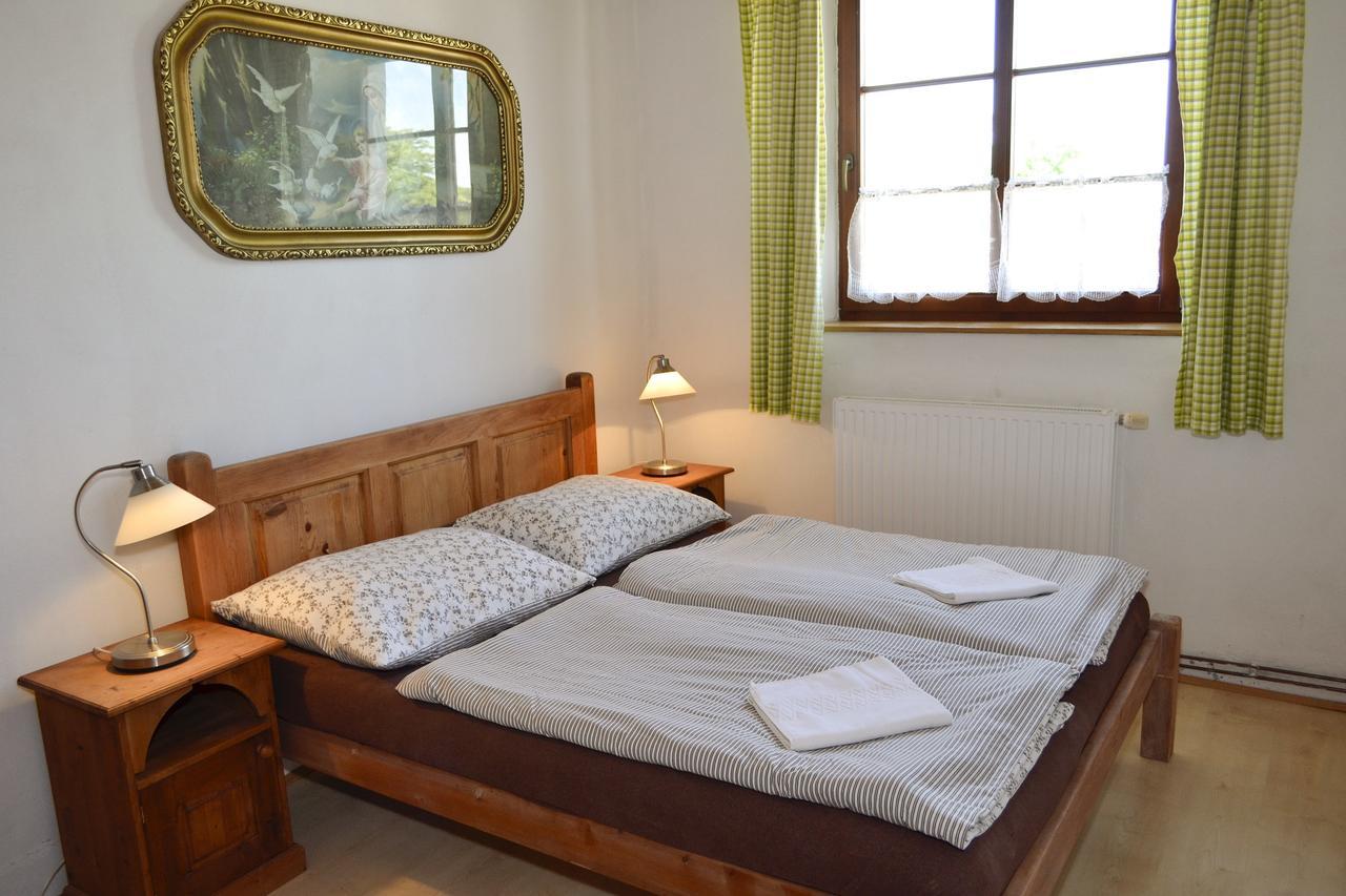 Appartamento Blazkuv Statek Malsice Esterno foto