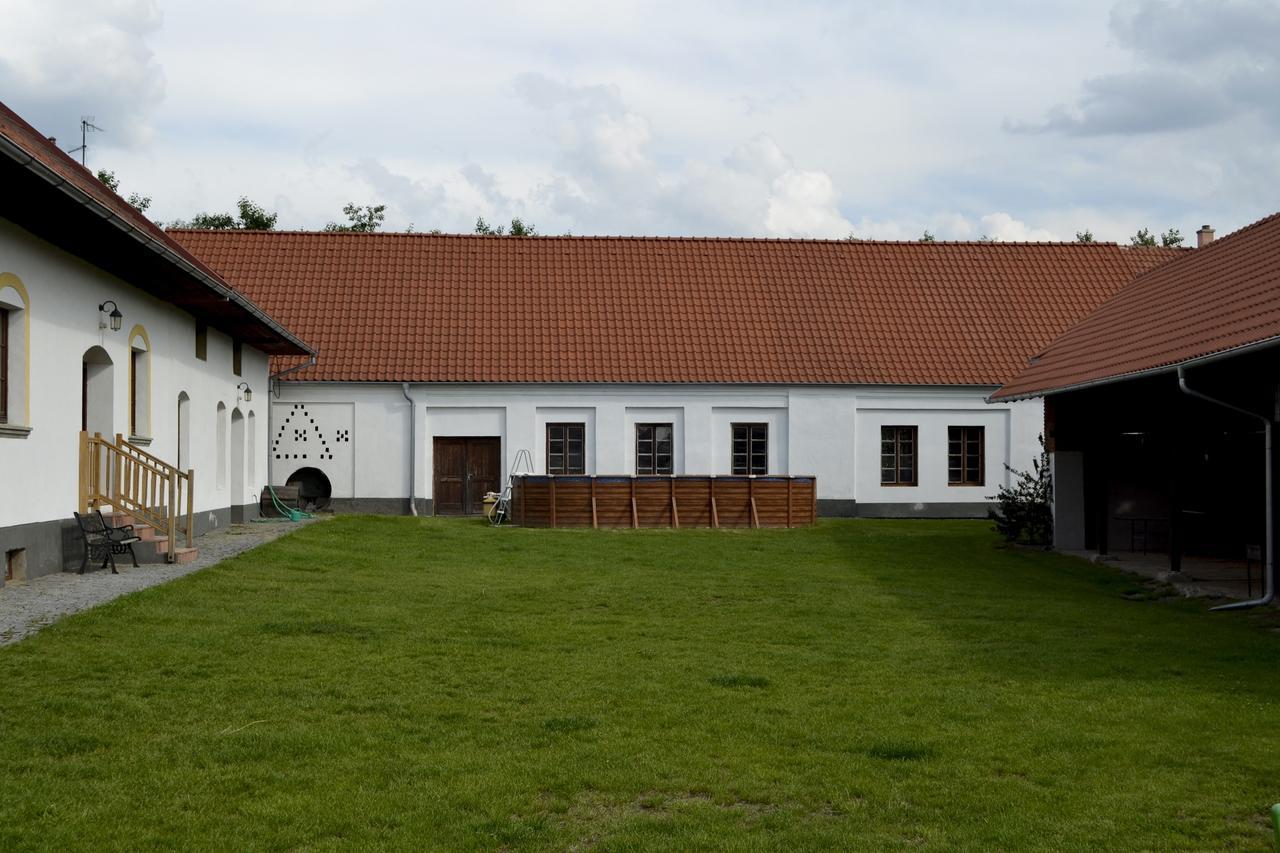 Appartamento Blazkuv Statek Malsice Esterno foto