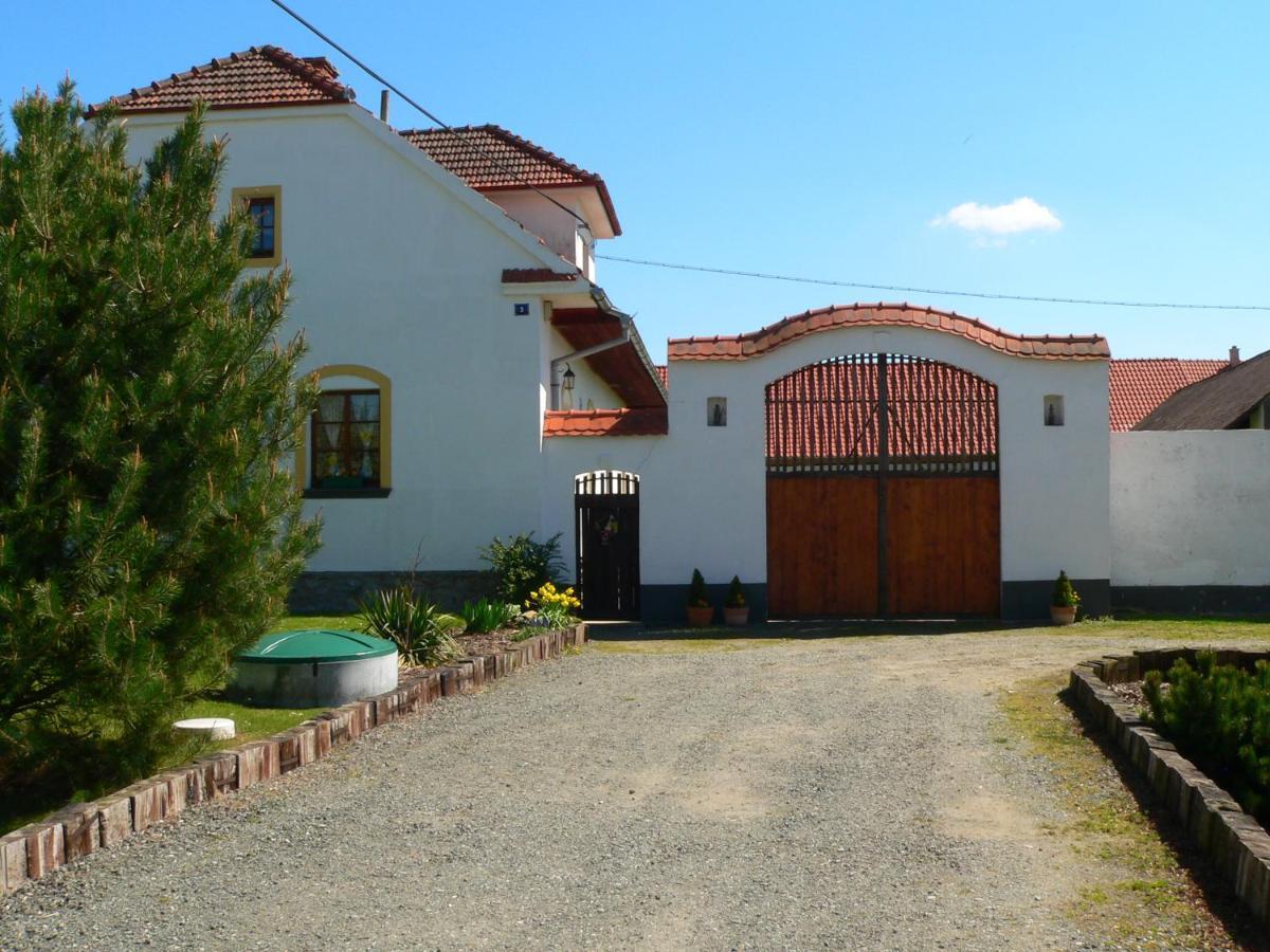 Appartamento Blazkuv Statek Malsice Esterno foto